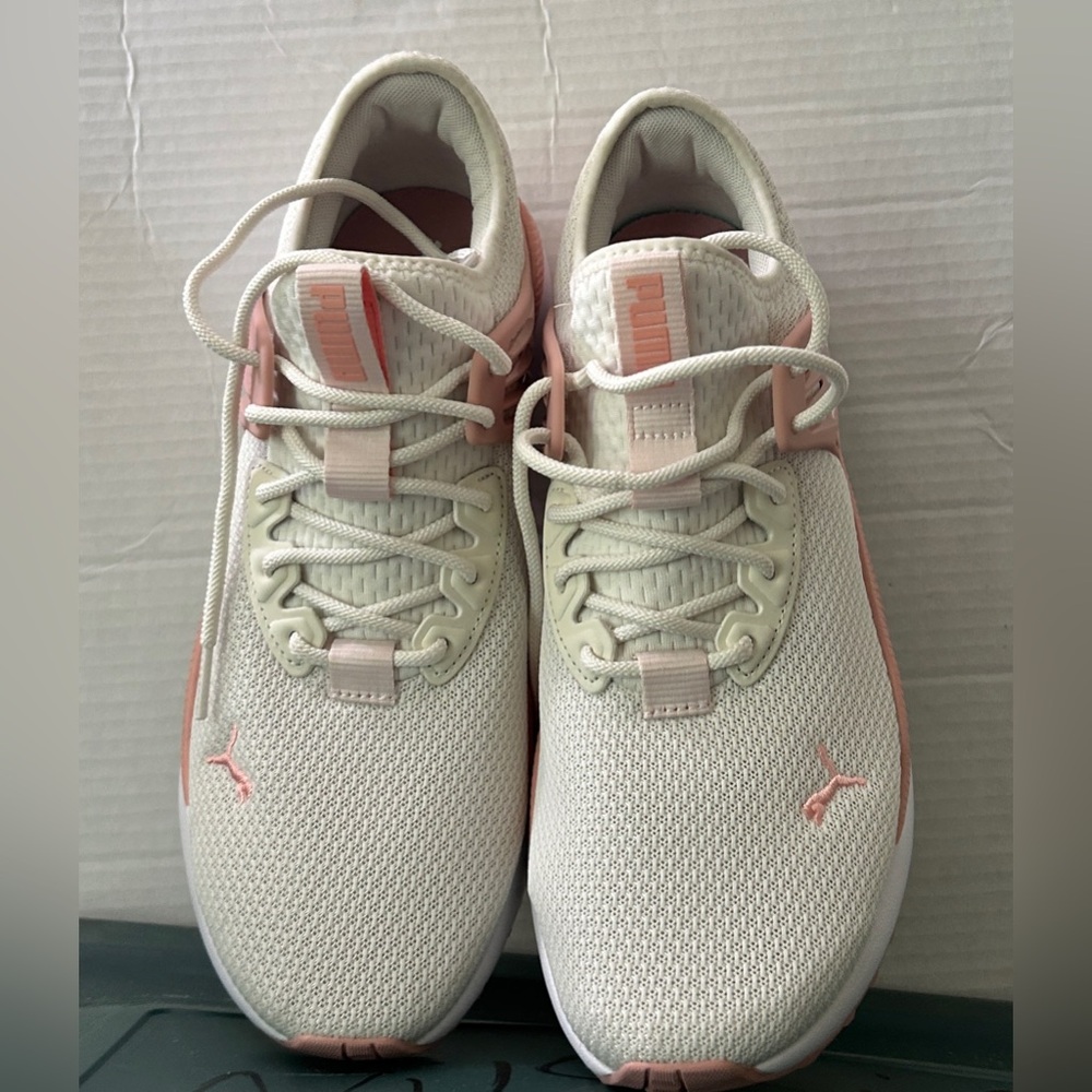 Puma Women's Cream and Pink Sneakers Size 11 EUC - Picture 4 of 6